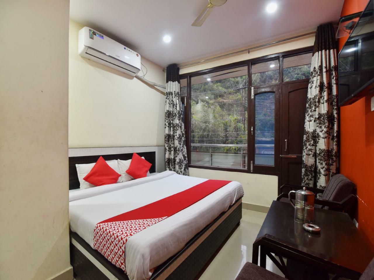 Oyo 28027 Hotel Dhruv Mandi Kültér fotó