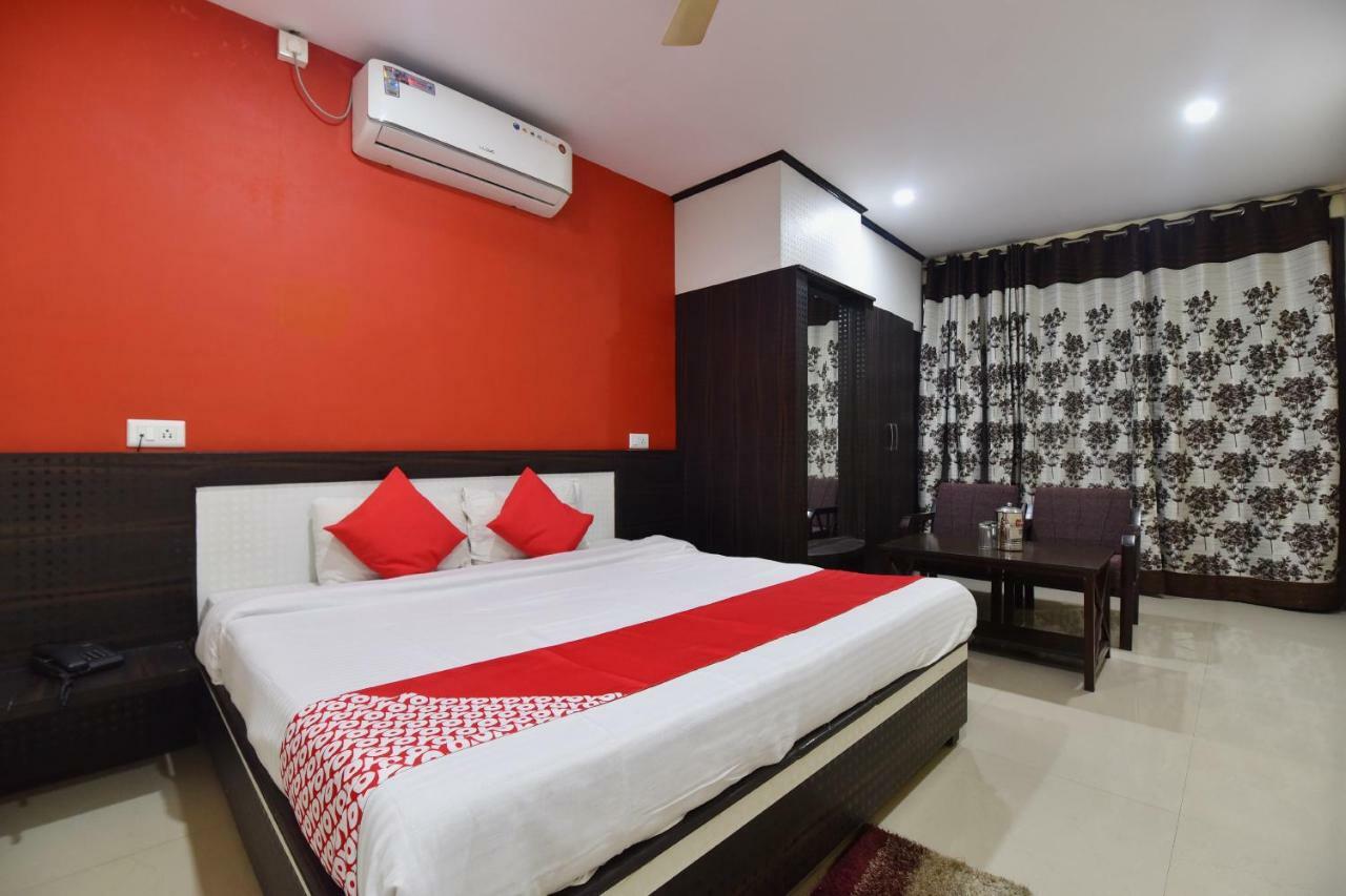 Oyo 28027 Hotel Dhruv Mandi Kültér fotó